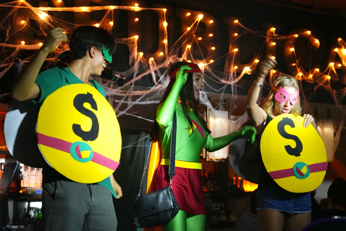 Concurso de disfraces en el escenario